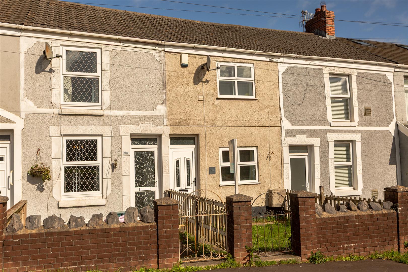 Carmarthen Road, Cwmdu, Swansea, SA5 8JX